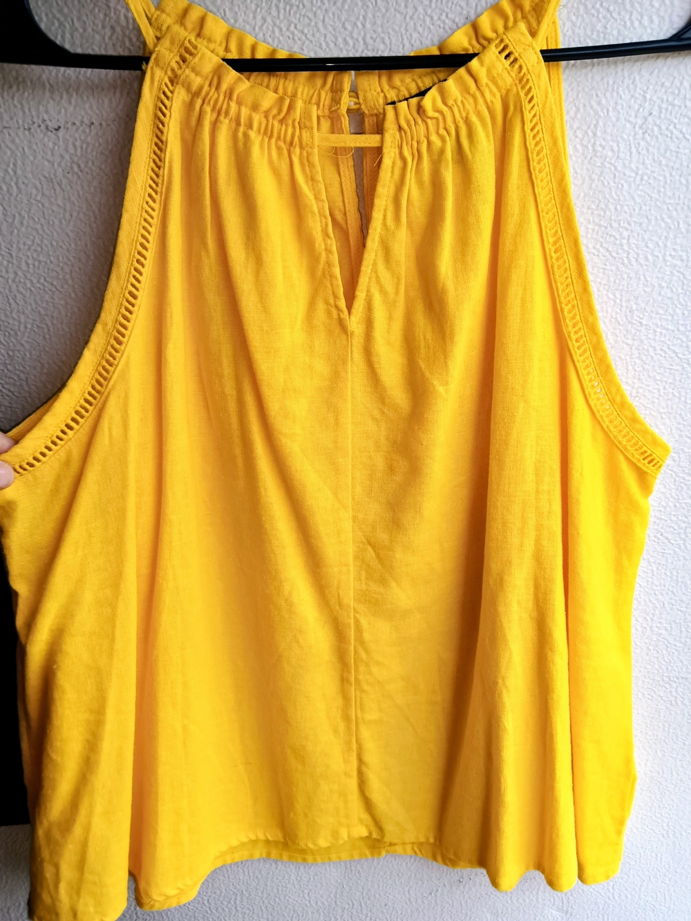 Jessica Simpson Yellow Knit Cut-Out Camisole Blouse Split Neck Sleeveless M